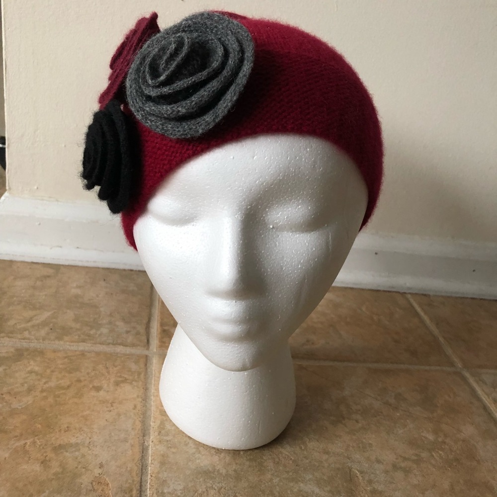100% Cashmere Max Studio hat
